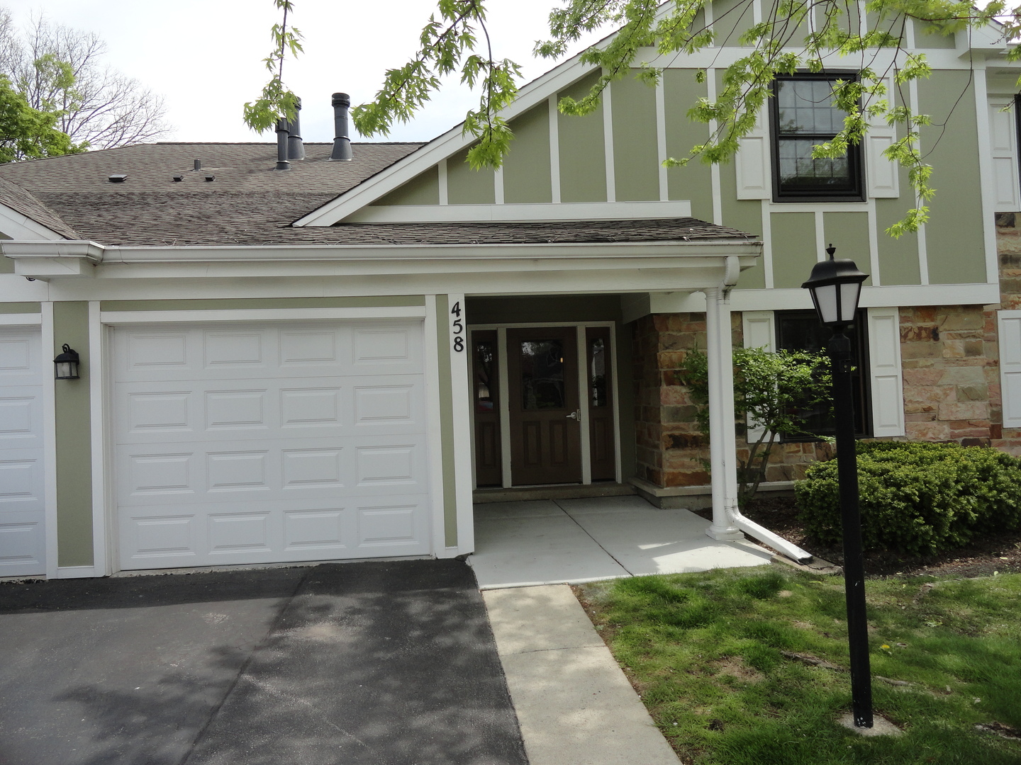 458 Thornhill Lane #2B, Wheeling, IL 60090