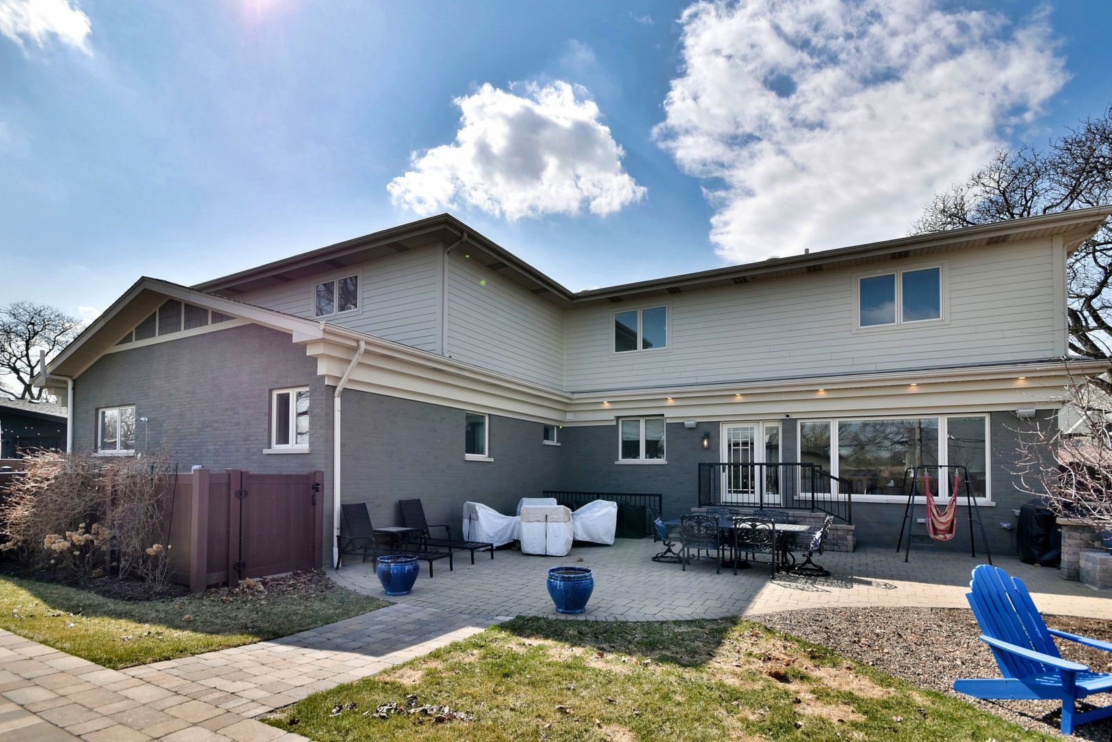 303 S Poplar Avenue, Elmhurst, IL 60126