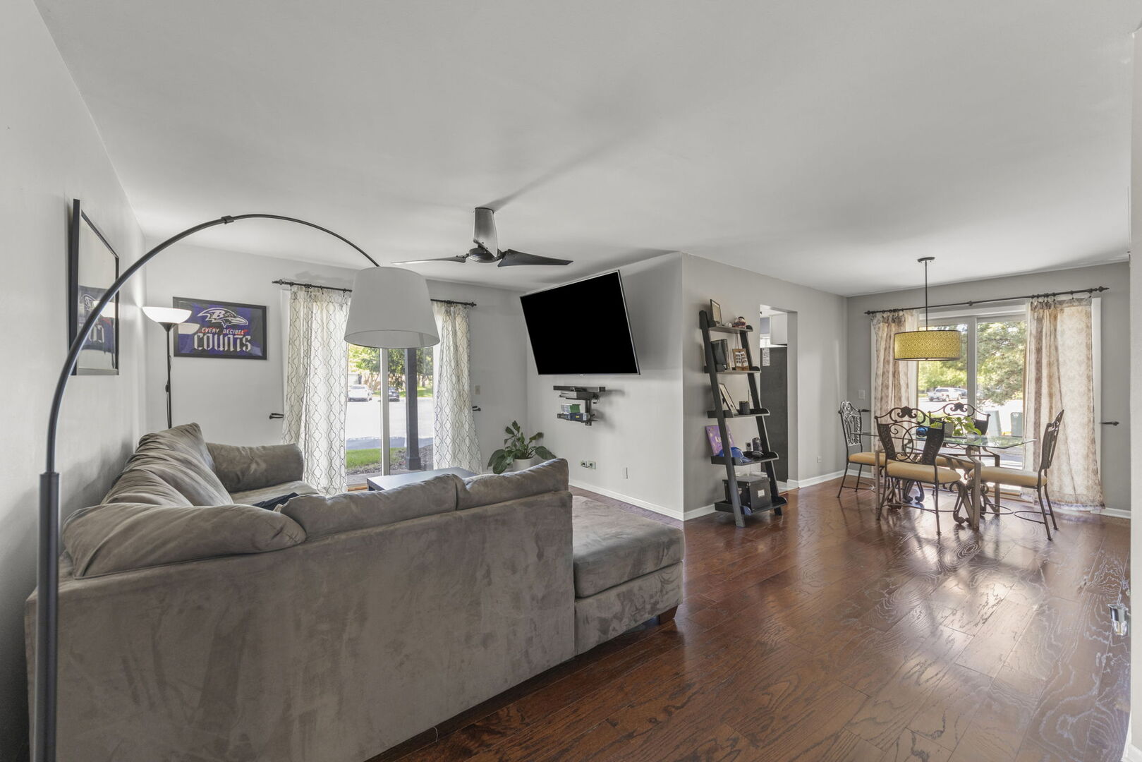 1539 RAYMOND Drive #101, Naperville, IL 60563
