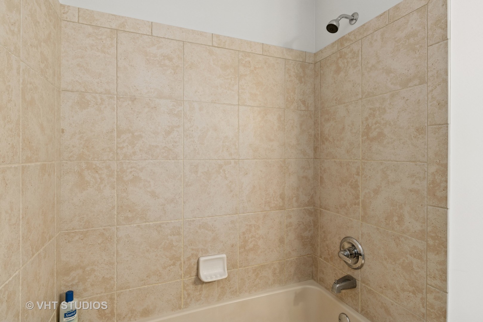 667 W Jonathan Drive, Round Lake, IL 60073