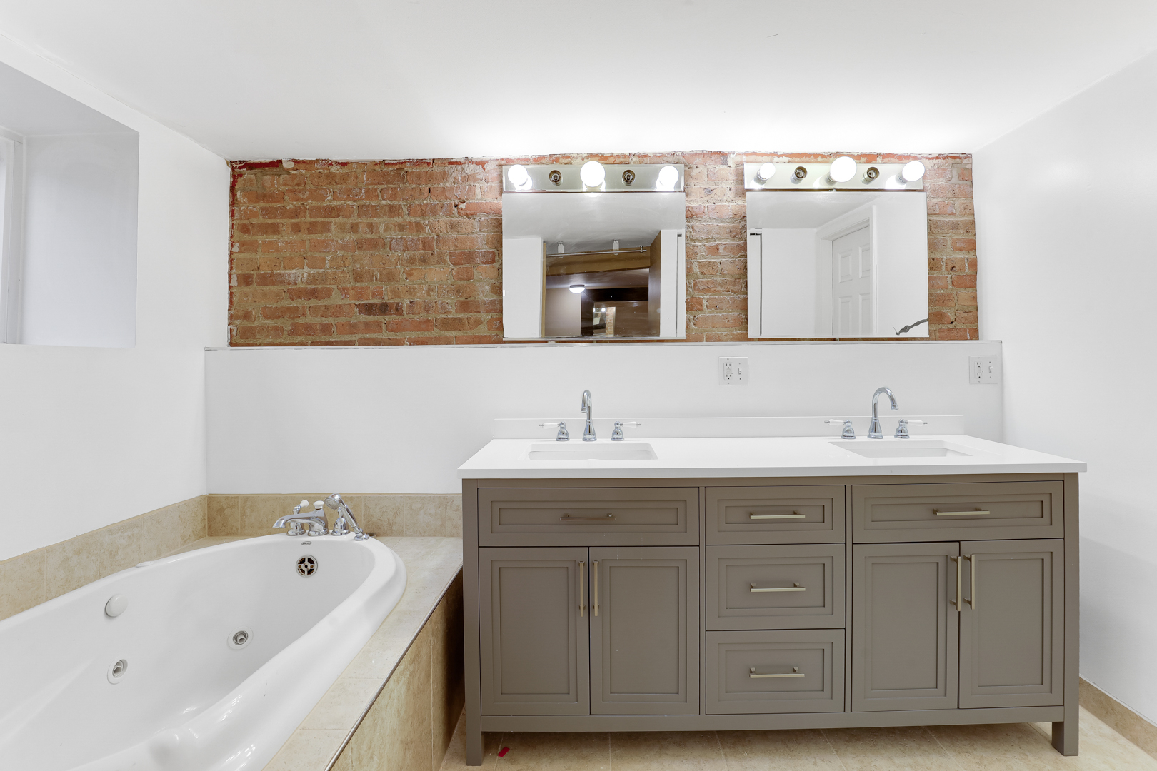 2941 N Sheffield Avenue #1, Chicago, IL 60657