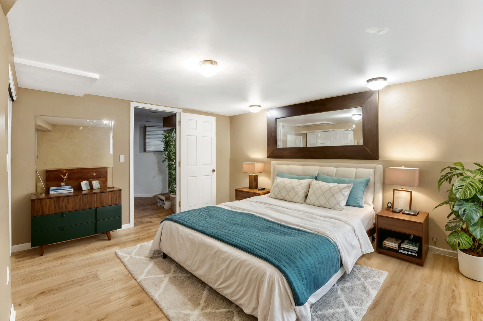 2941 N Sheffield Avenue #1, Chicago, IL 60657