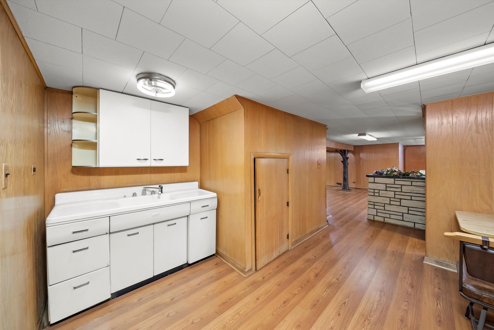 7041 W Armitage Avenue, Chicago, IL 60707
