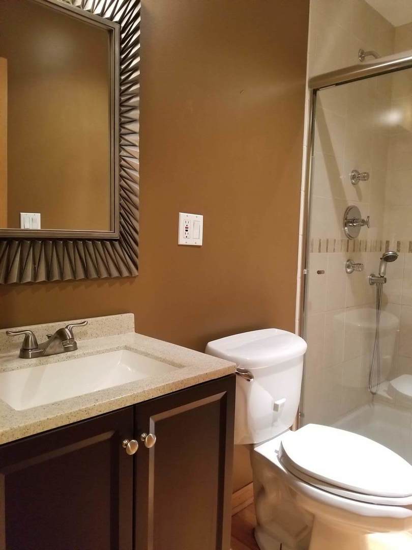 8548 N Overhill Avenue, Niles, IL 60714