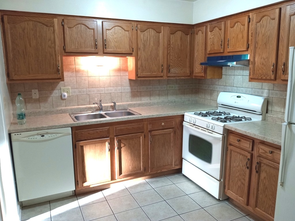 107 E DUNDEE Road #1S, Wheeling, IL 60090