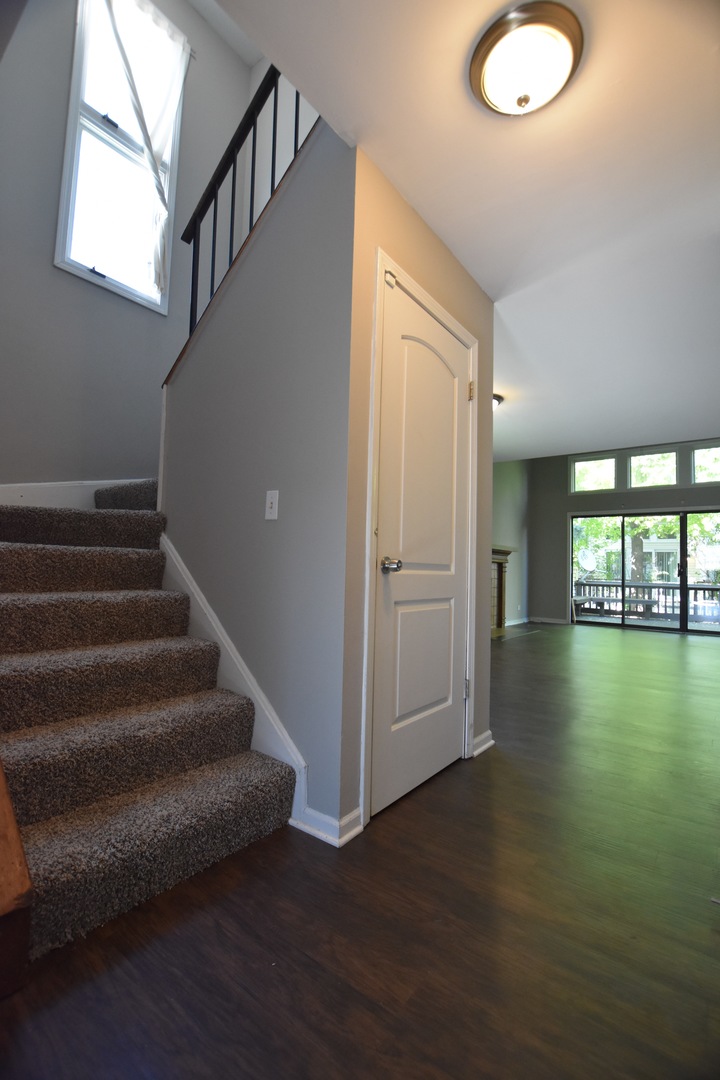1628 Prestwick Drive, Naperville, IL 60563