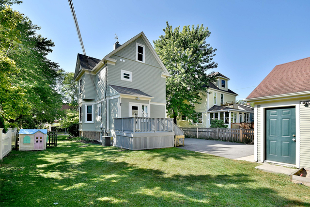 29 Brewster Avenue, La Grange Park, IL 60526