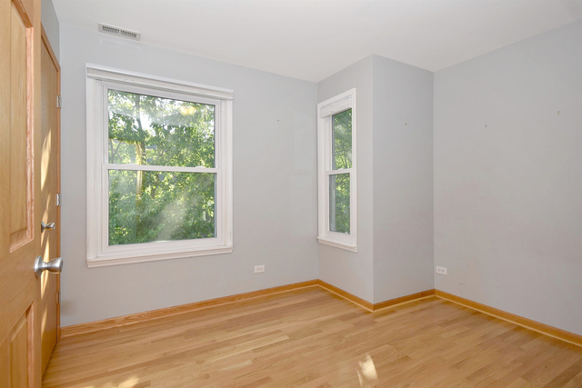 29 Brewster Avenue, La Grange Park, IL 60526