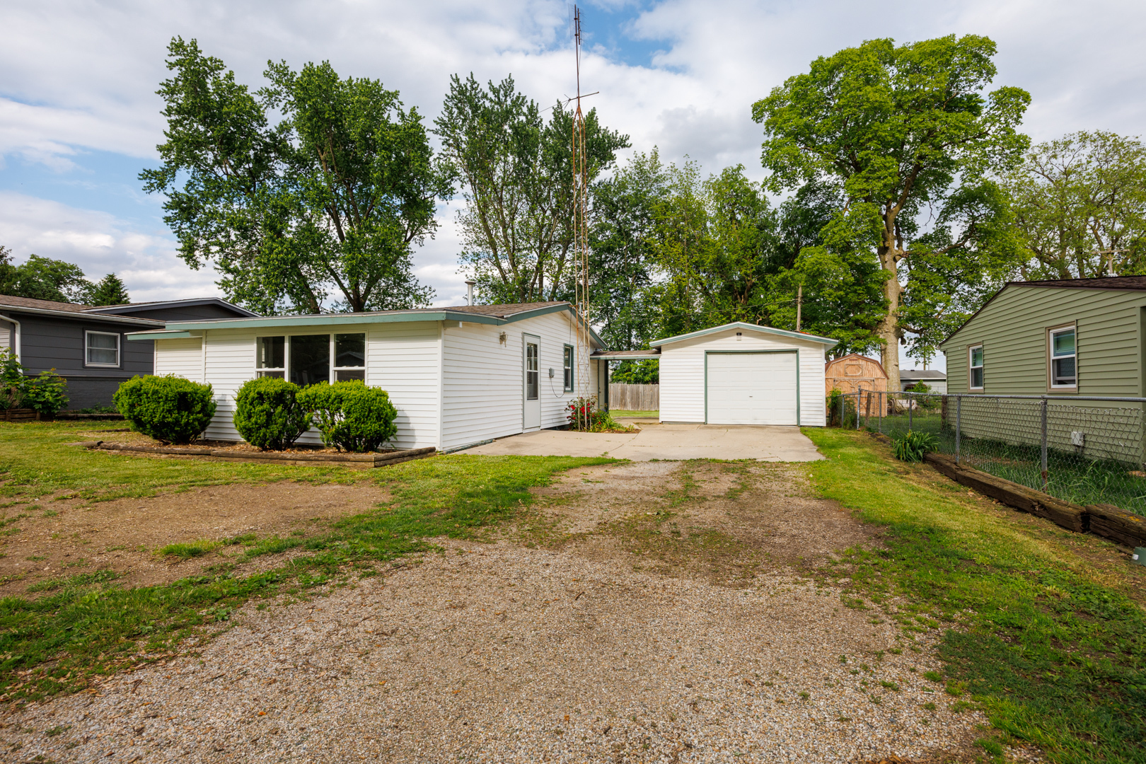303 N Woodlawn Street, Downs, IL 61736