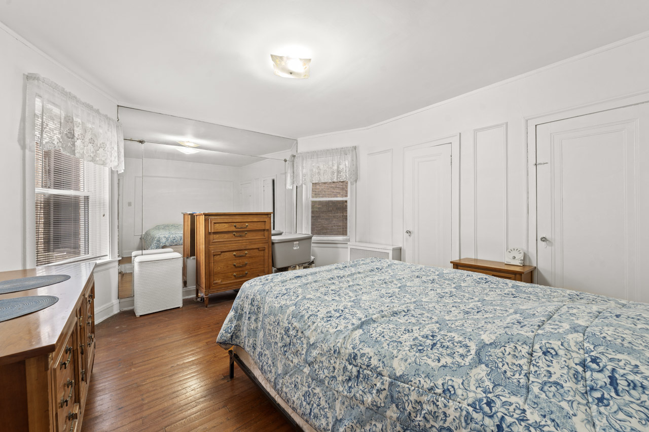 6535 N Richmond Street, Chicago, IL 60645