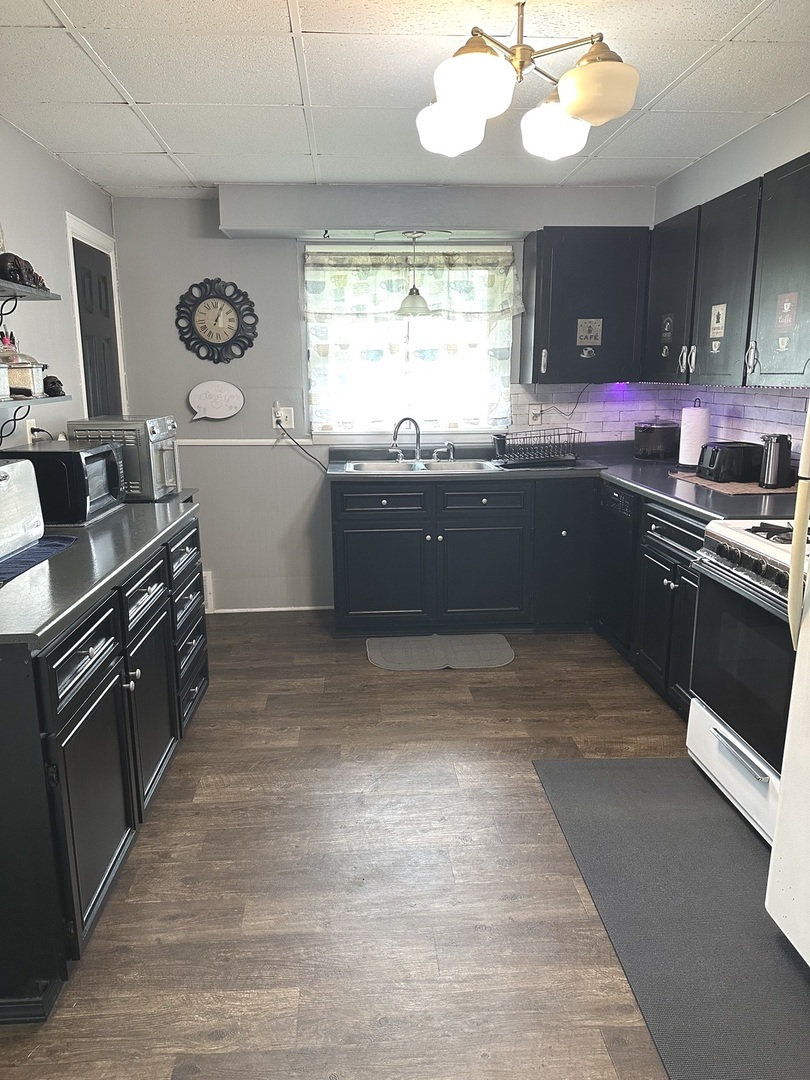 210 W South Street, Sheffield, IL 61361
