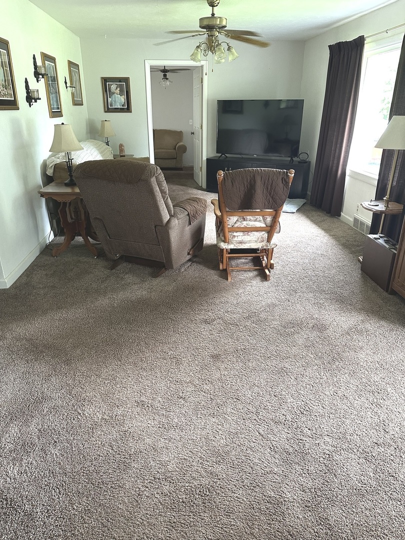 210 W South Street, Sheffield, IL 61361