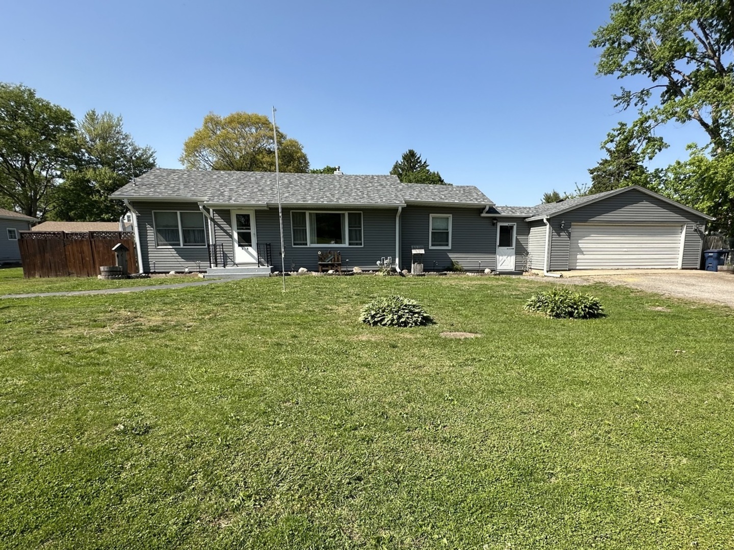 210 W South Street, Sheffield, IL 61361