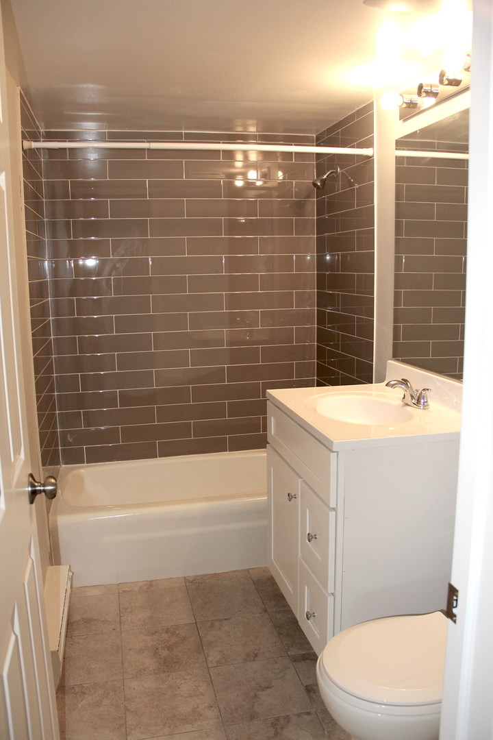 329 W Kimbell Avenue #04, Elmhurst, IL 60126