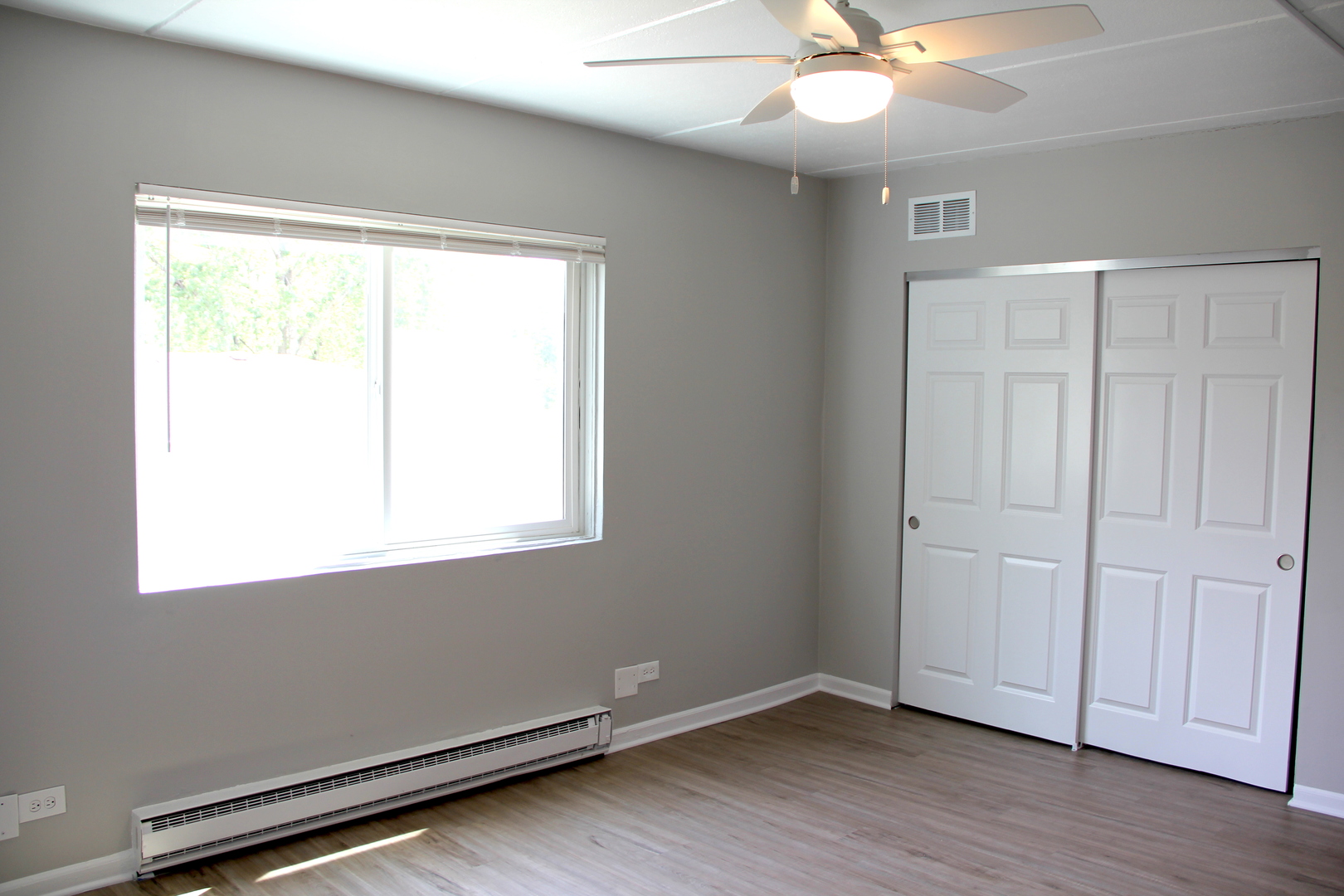 329 W Kimbell Avenue #04, Elmhurst, IL 60126
