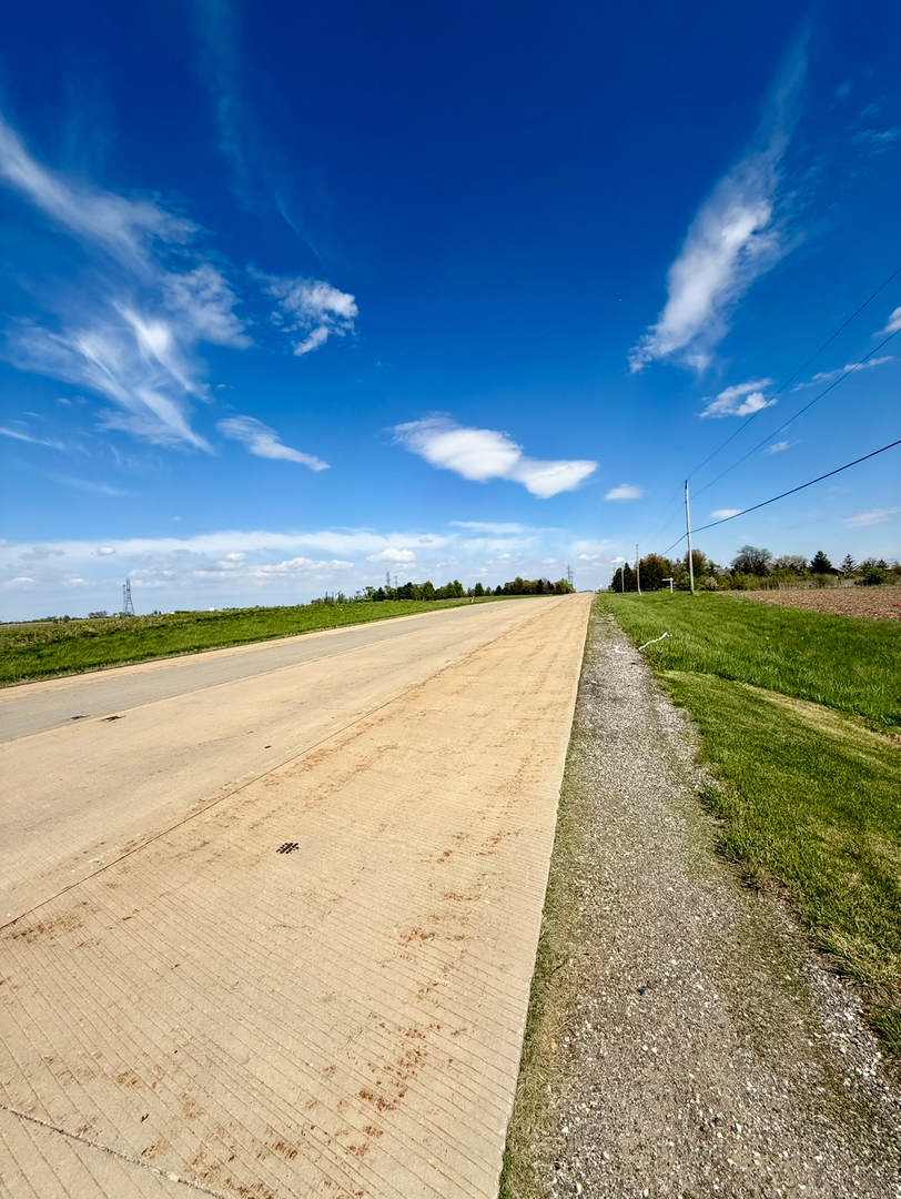 6835 W Stuenkel Road, Monee, IL 60449