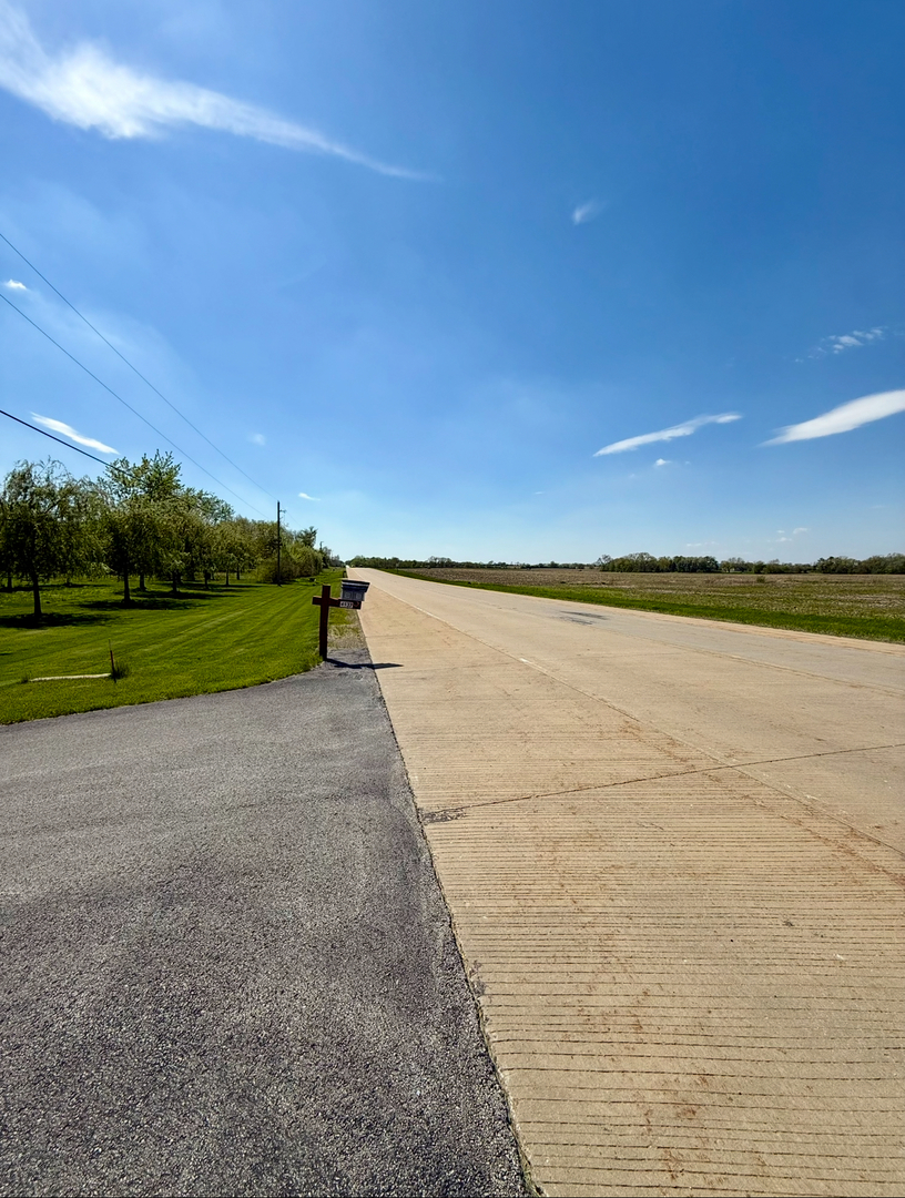 6835 W Stuenkel Road, Monee, IL 60449