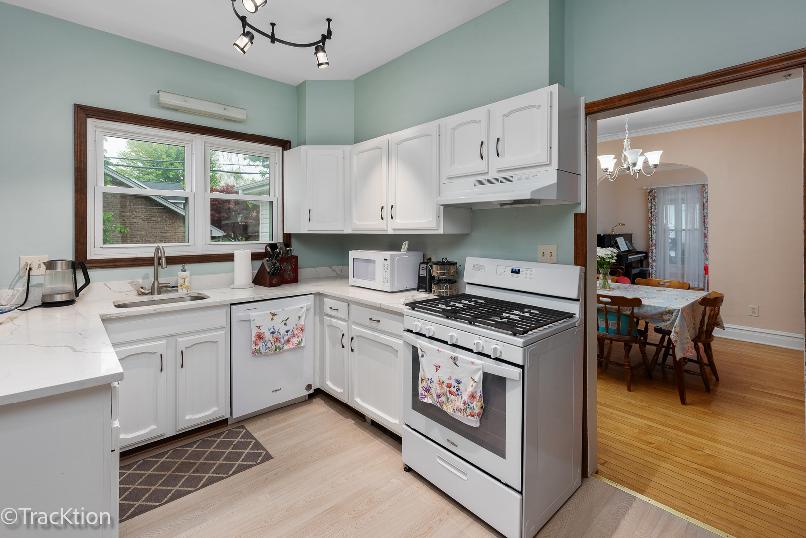 4929 Washington Street, Downers Grove, IL 60515