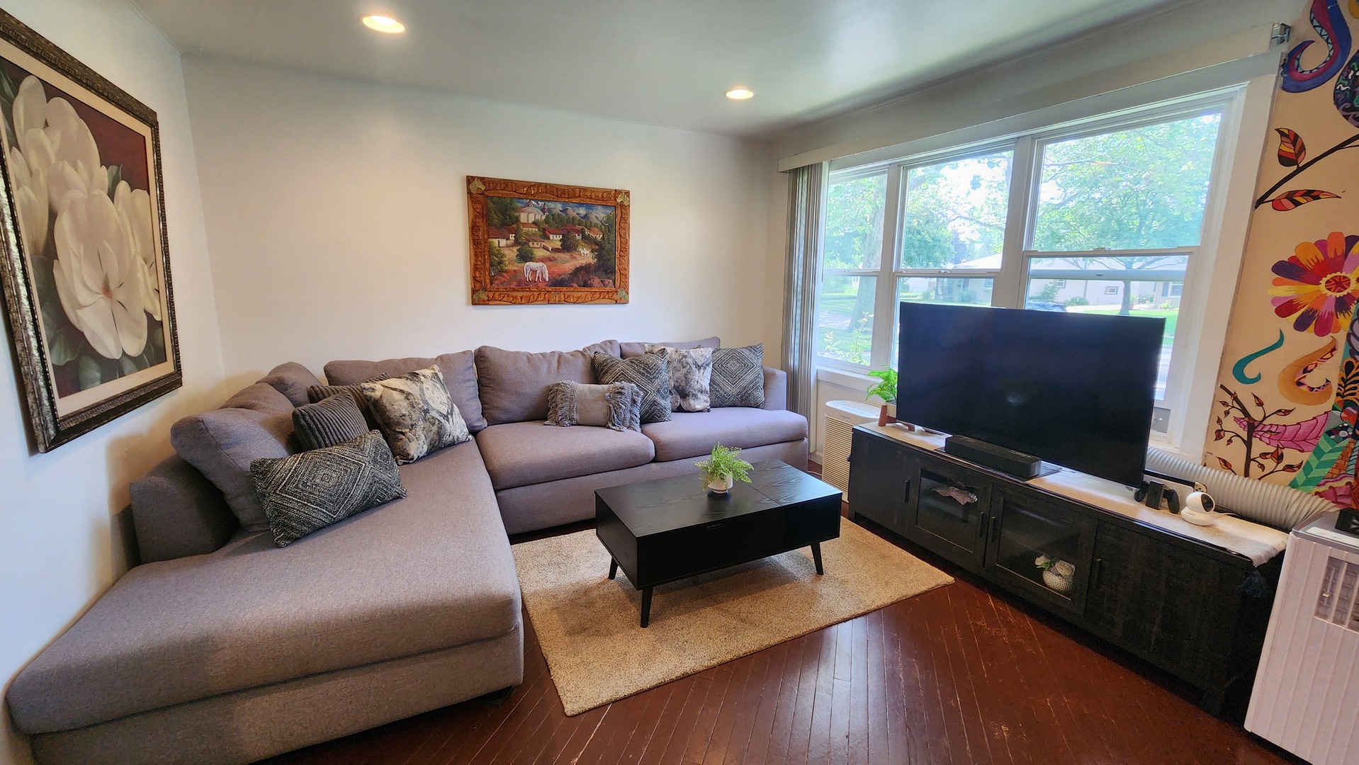 2108 HAWK Lane, Rolling Meadows, IL 60008