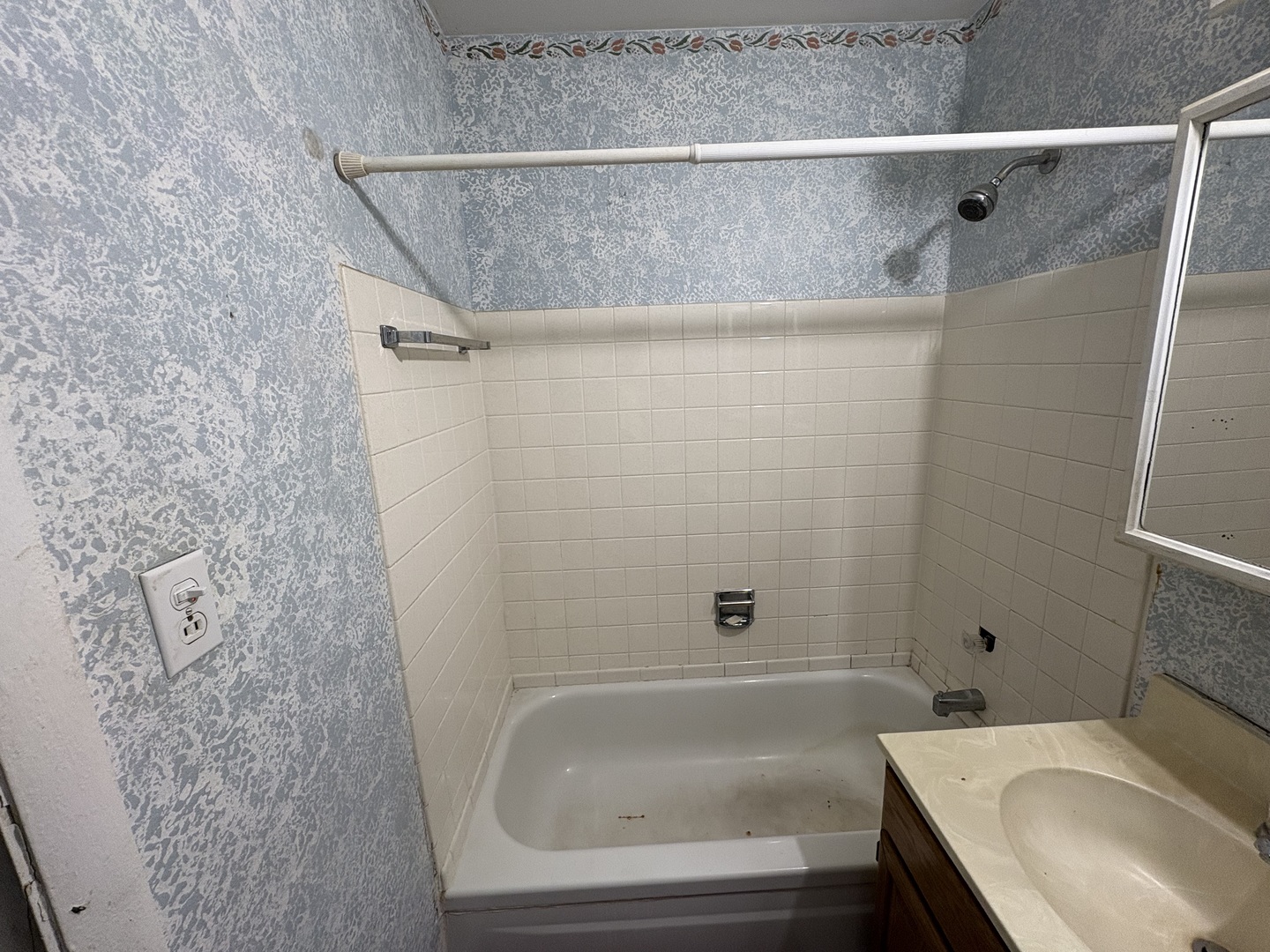705 Grove Drive #101, Buffalo Grove, IL 60089