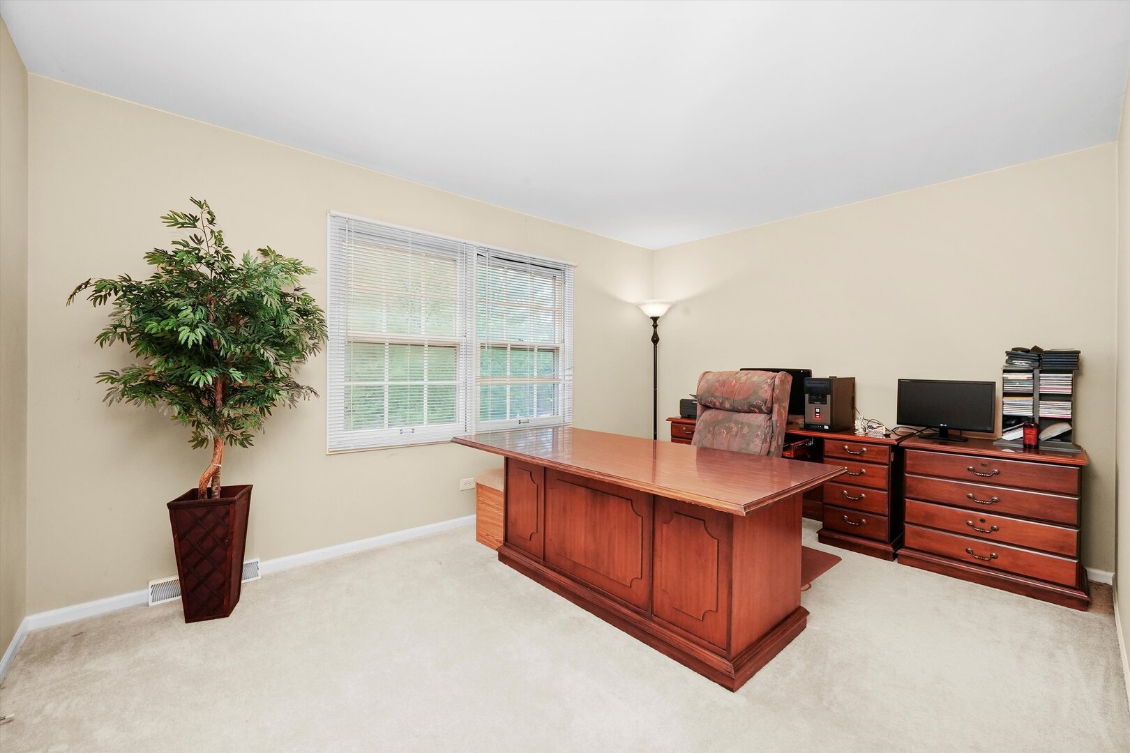 1136 S Naper Boulevard, Naperville, IL 60540