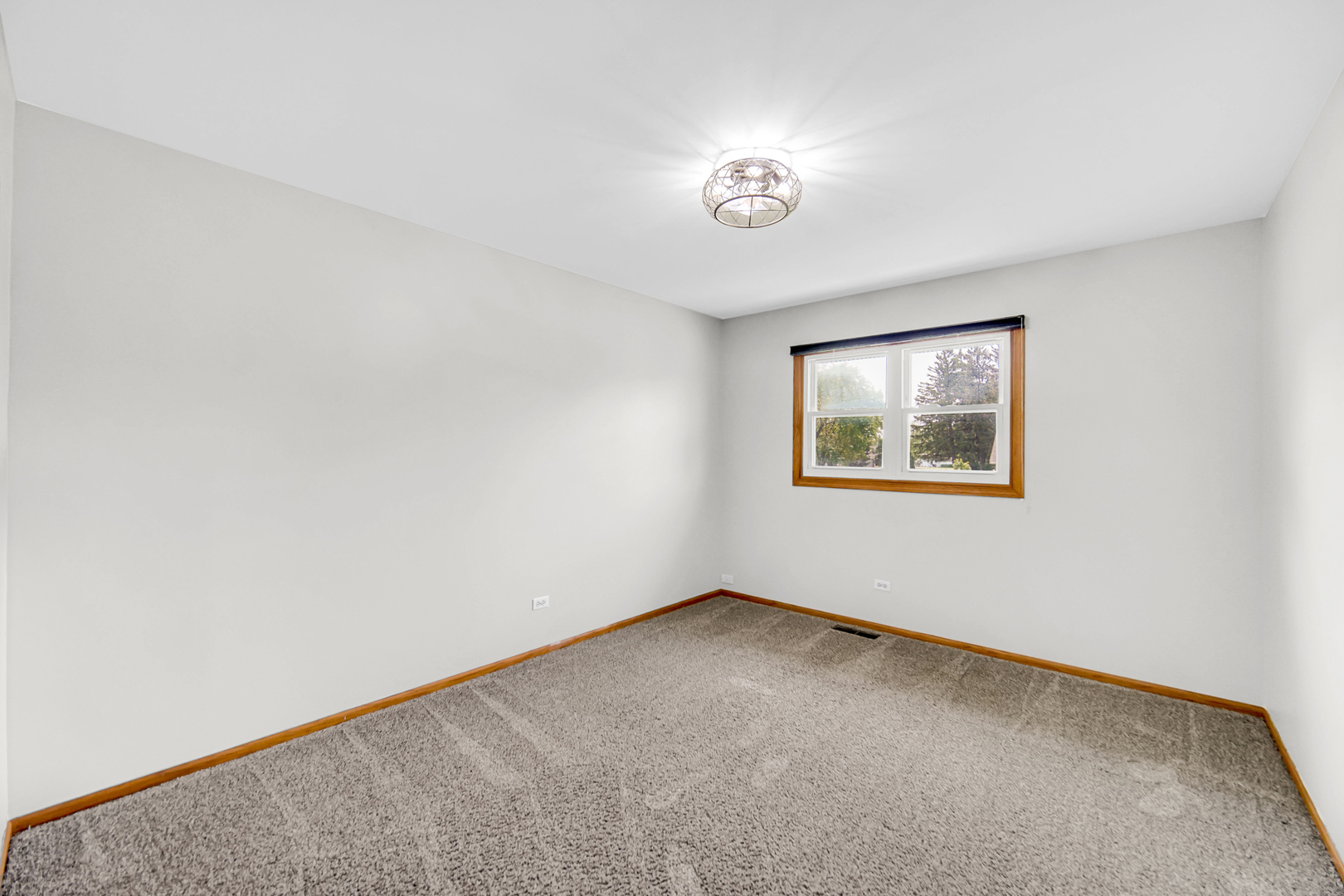 300 W Woodlawn Road, New Lenox, IL 60451