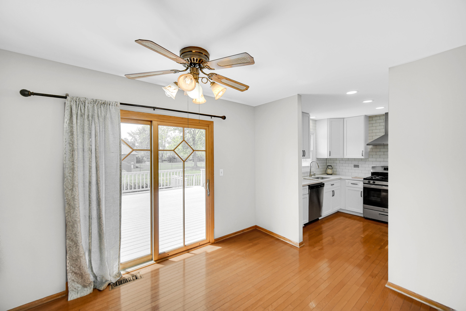 300 W Woodlawn Road, New Lenox, IL 60451