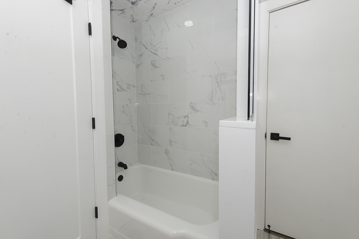 5848 N Drake Avenue, Chicago, IL 60659
