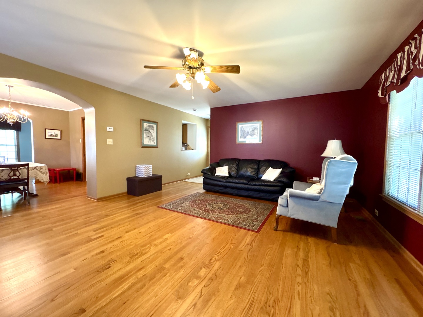 9214 S Sacramento Avenue, Evergreen Park, IL 60805