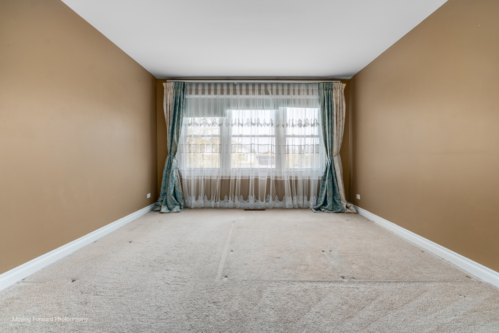 1770 Oxford Drive, Mundelein, IL 60060