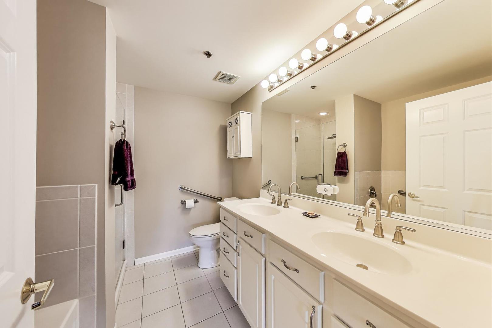 440 W Mahogany Court #209, Palatine, IL 60067