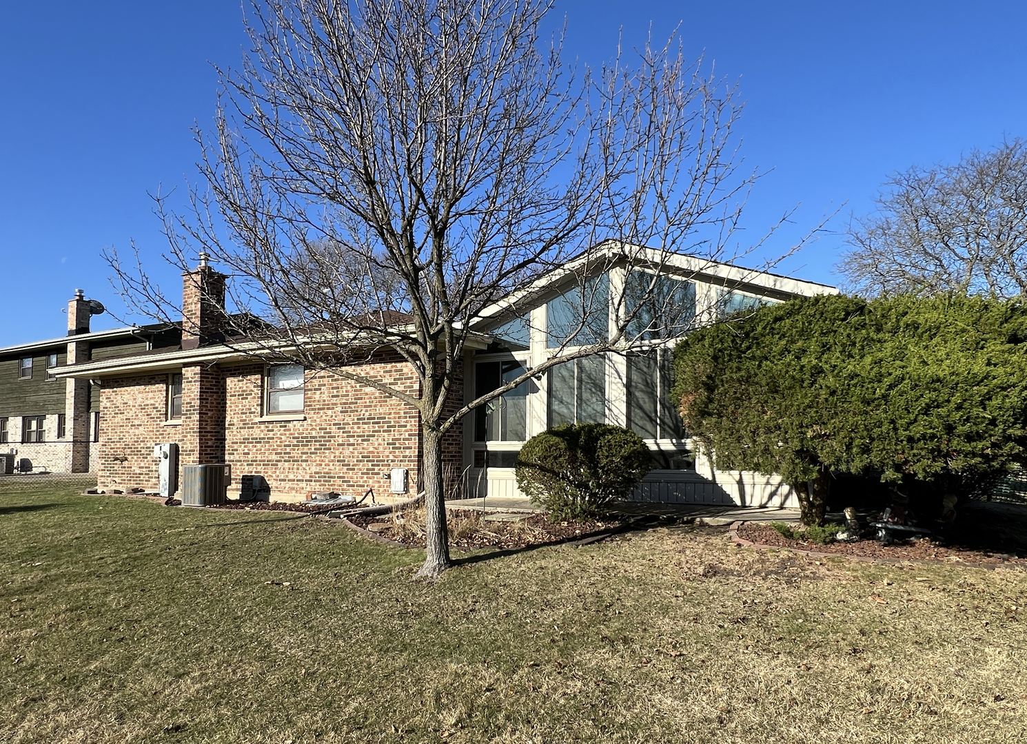 1021 S Grace Street, Mount Prospect, IL 60056