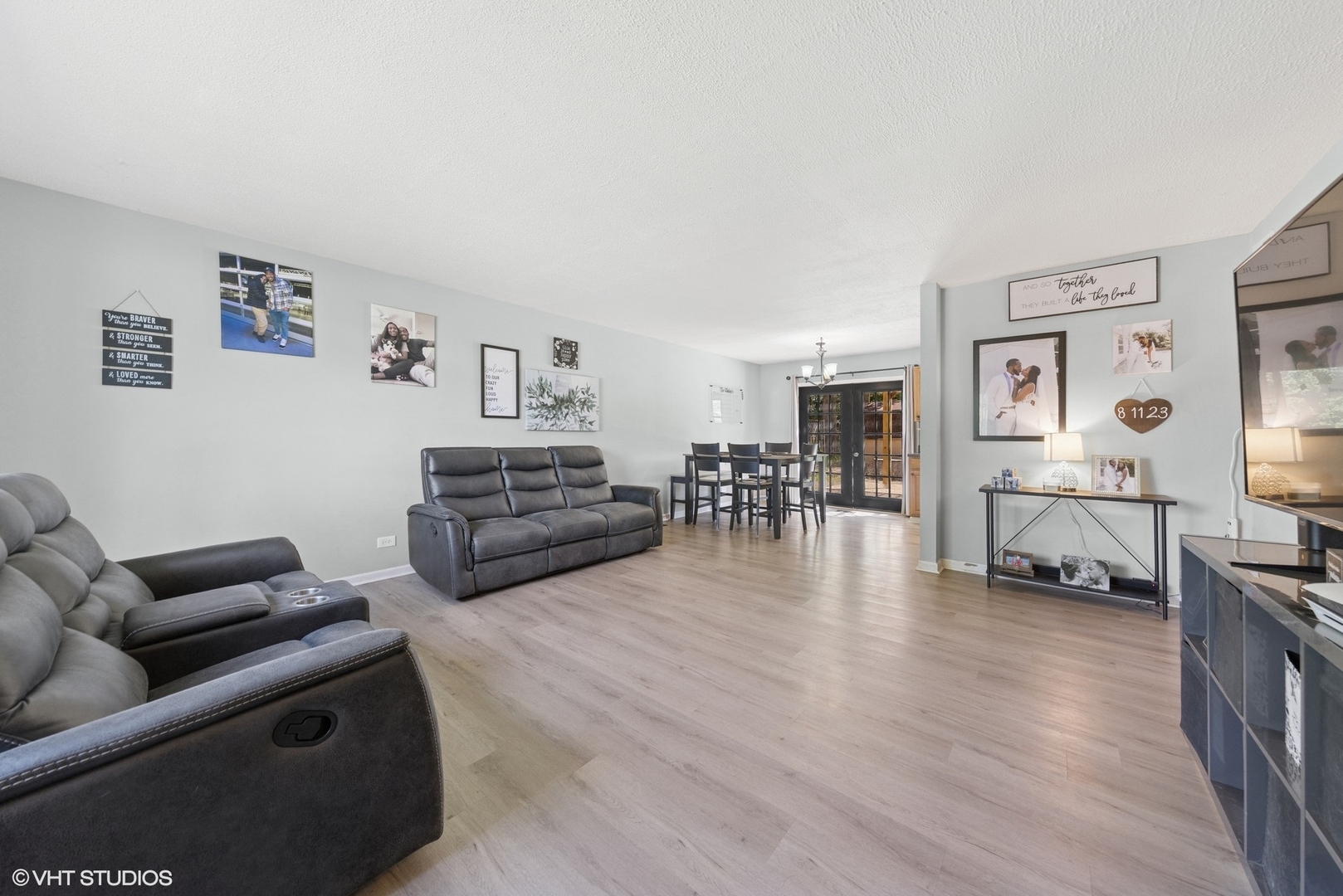 3130 Winchester East Court, Aurora, IL 60504