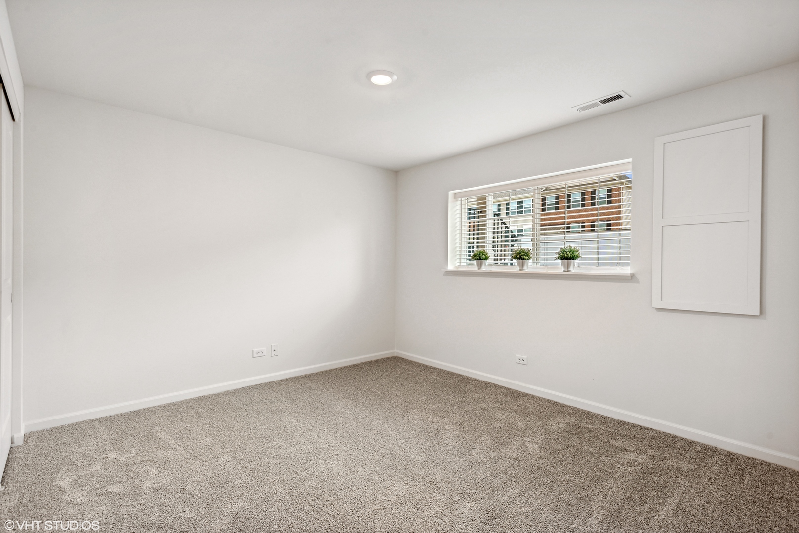 1659 Bentz Way #1659, Batavia, IL 60510
