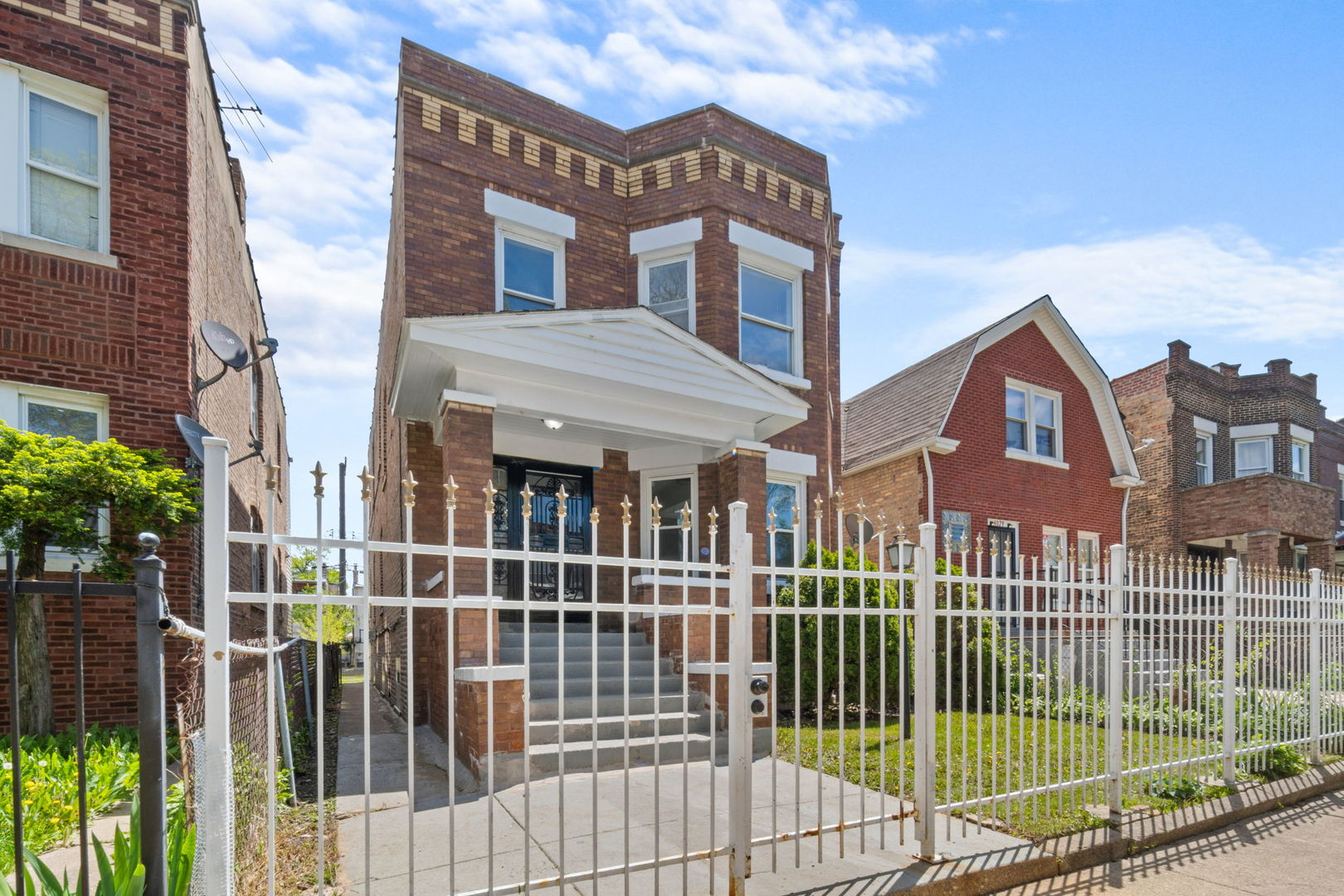 1031 N Drake Avenue, Chicago, IL 60651