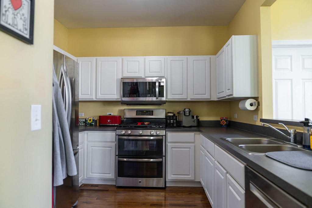 2105 Braeburn Drive #E, Wauconda, IL 60084