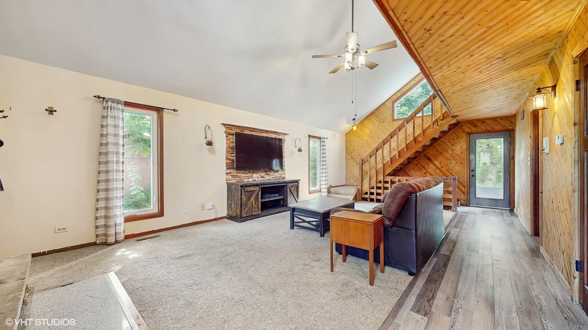 5321 W Valley Drive, Richmond, IL 60071
