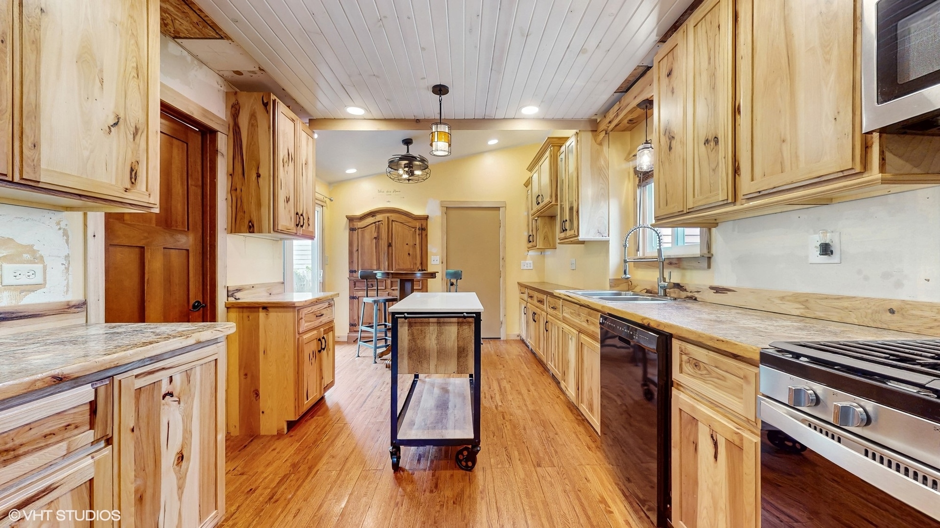 5321 W Valley Drive, Richmond, IL 60071