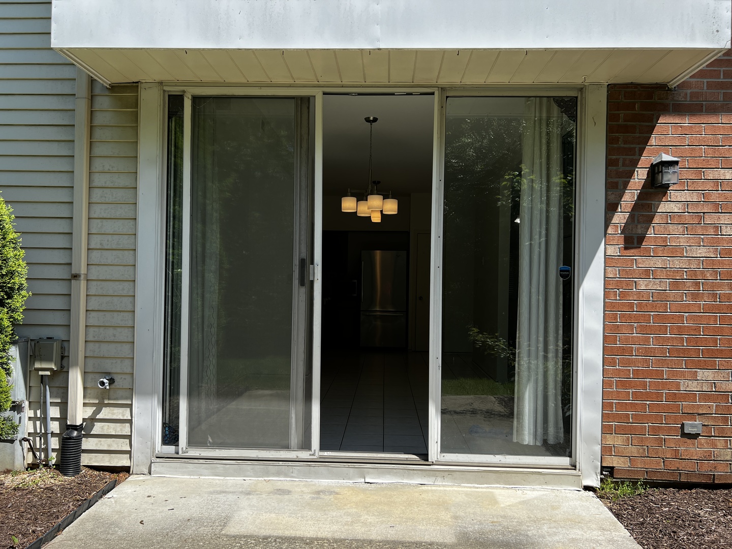 1556 Darien Lake Drive, Darien, IL 60561