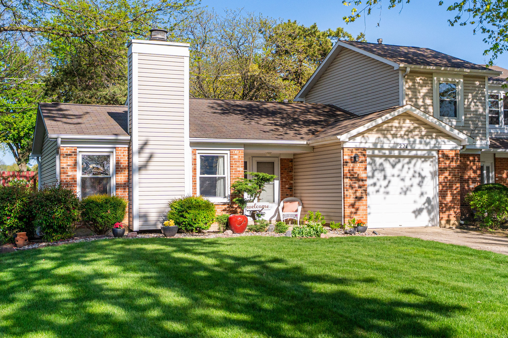 221 Pebble Creek Drive, Bloomingdale, IL 60108