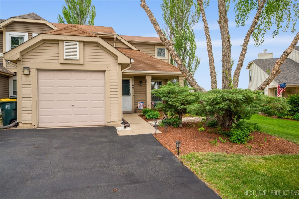 1149 Bradbury Circle, Carol Stream, IL 60188