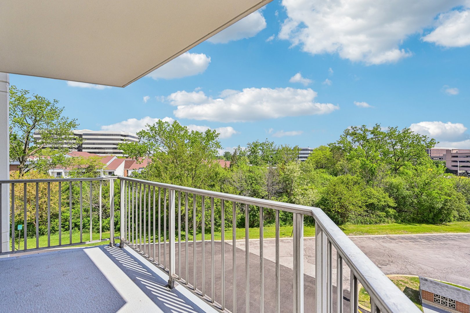 40 N Tower Road #3G, Oak Brook, IL 60523