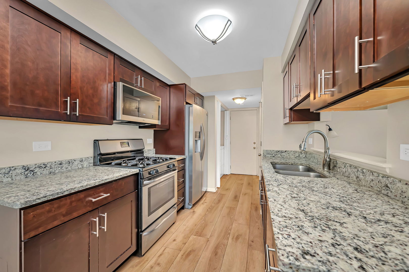8530 Westberry Lane, Tinley Park, IL 60487