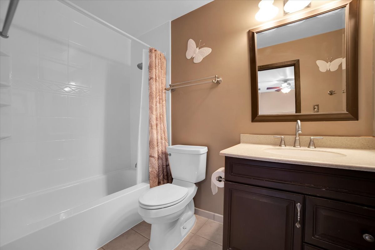 8049 W Norwood Drive, Frankfort, IL 60423
