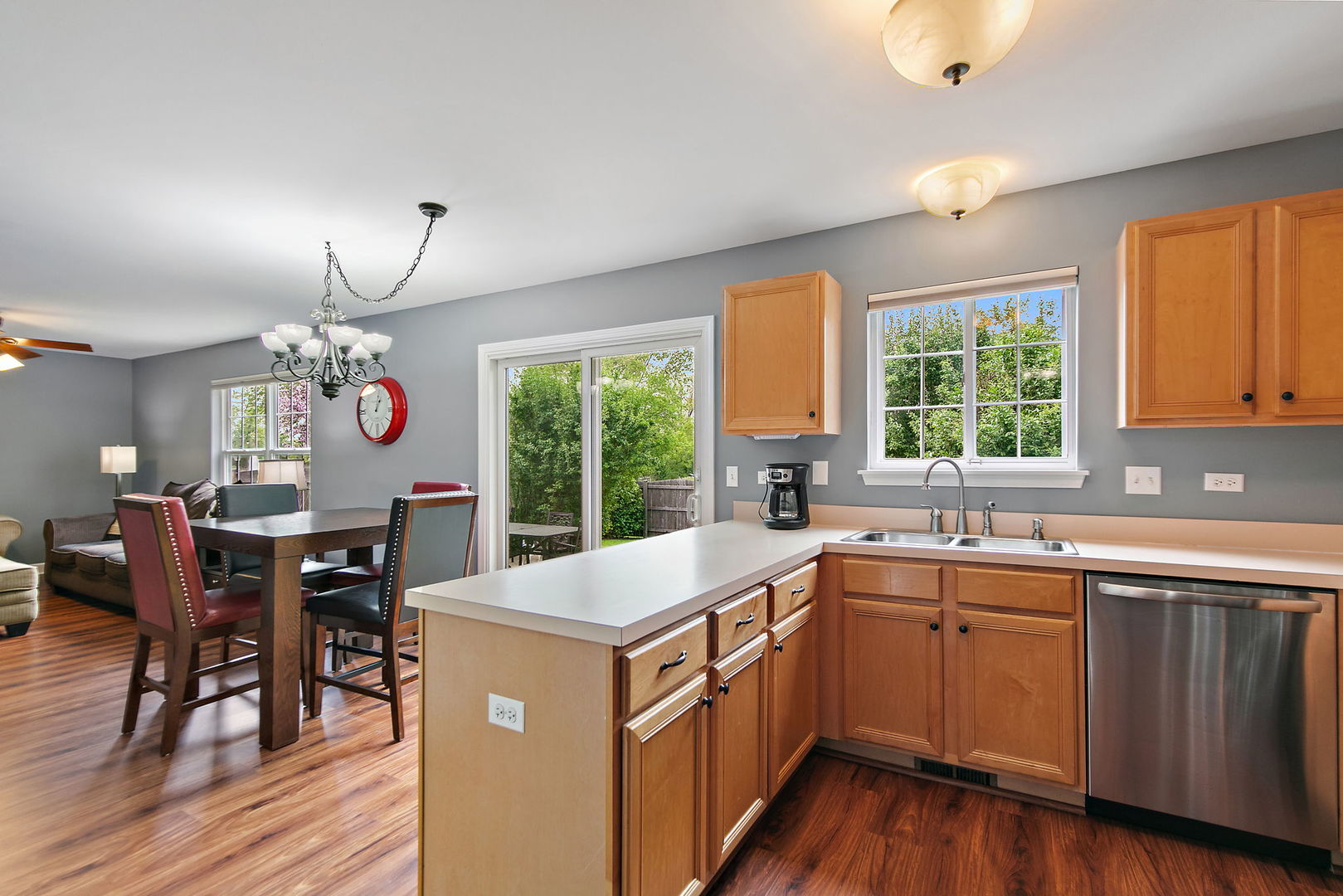 92 misty hill Lane, Hainesville, IL 60030