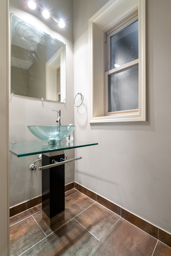 1118 E 46th Street #1E, Chicago, IL 60653