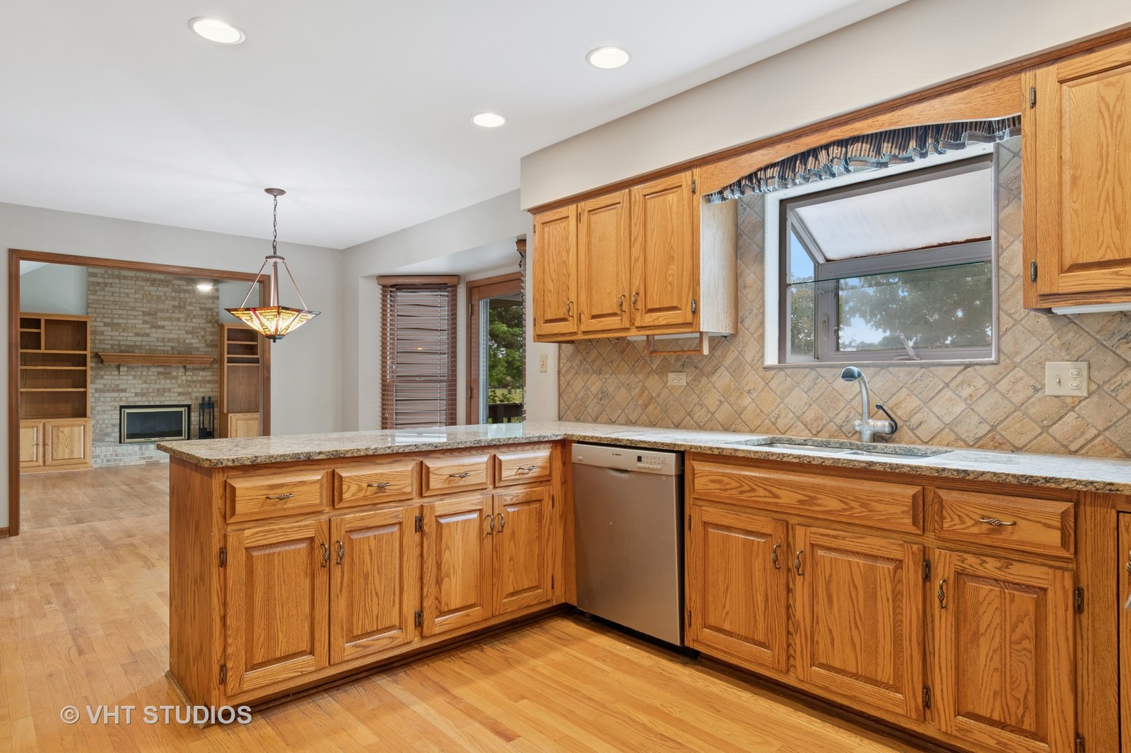 341 Breckenridge Drive, Aurora, IL 60504