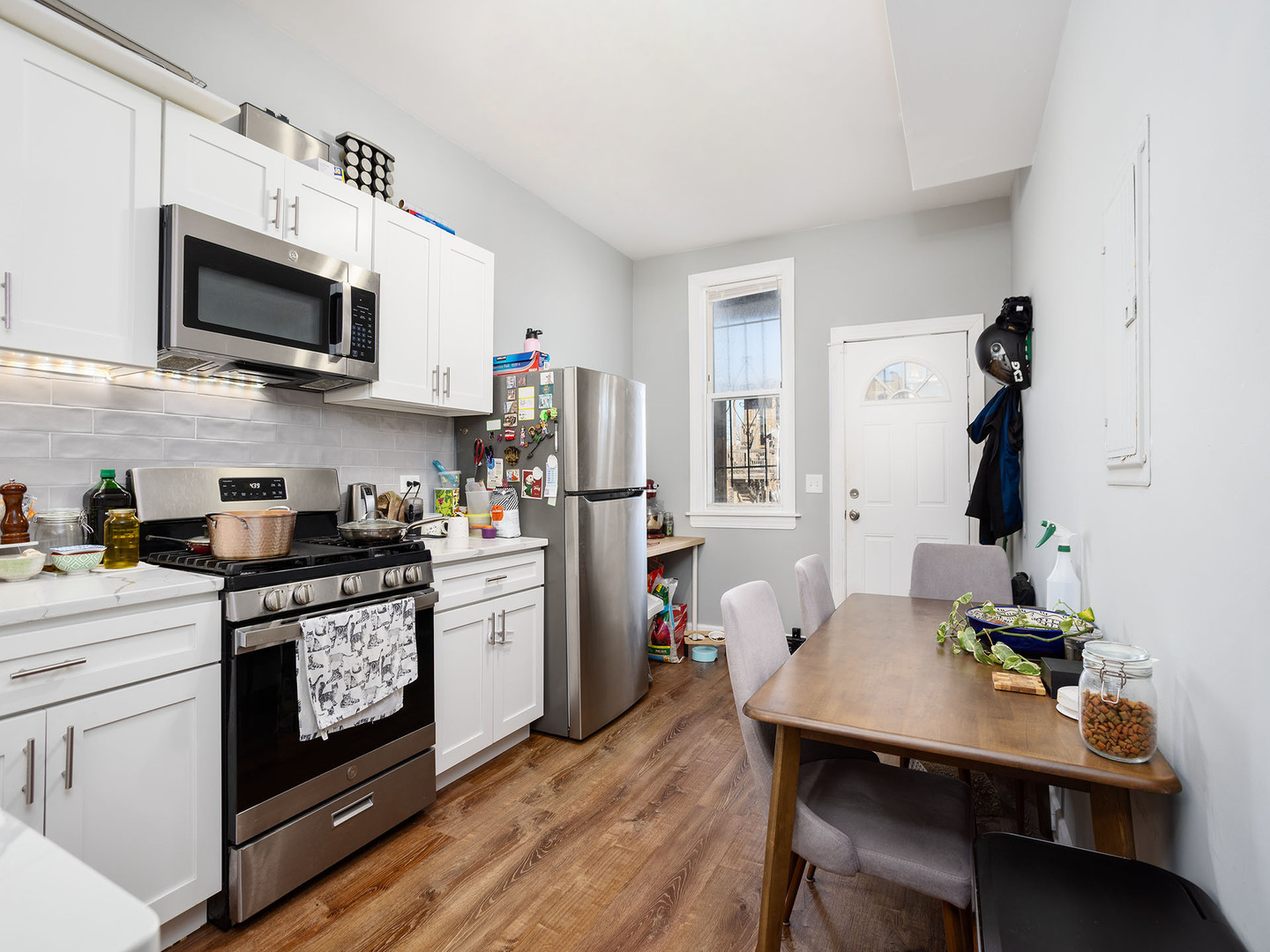 6111 S Eberhart Avenue, Chicago, IL 60637