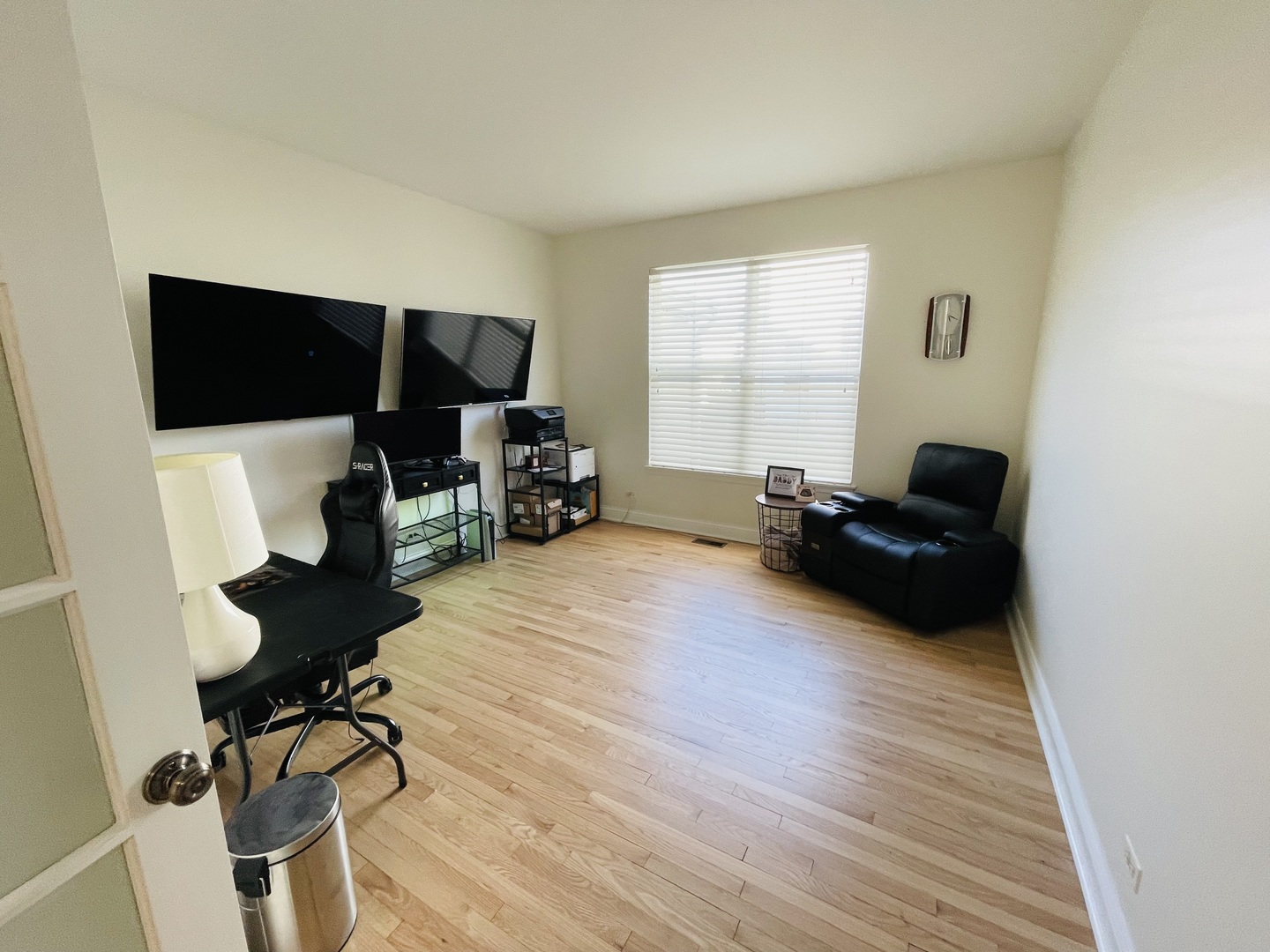 321 W Olmsted Lane, Round Lake, IL 60073