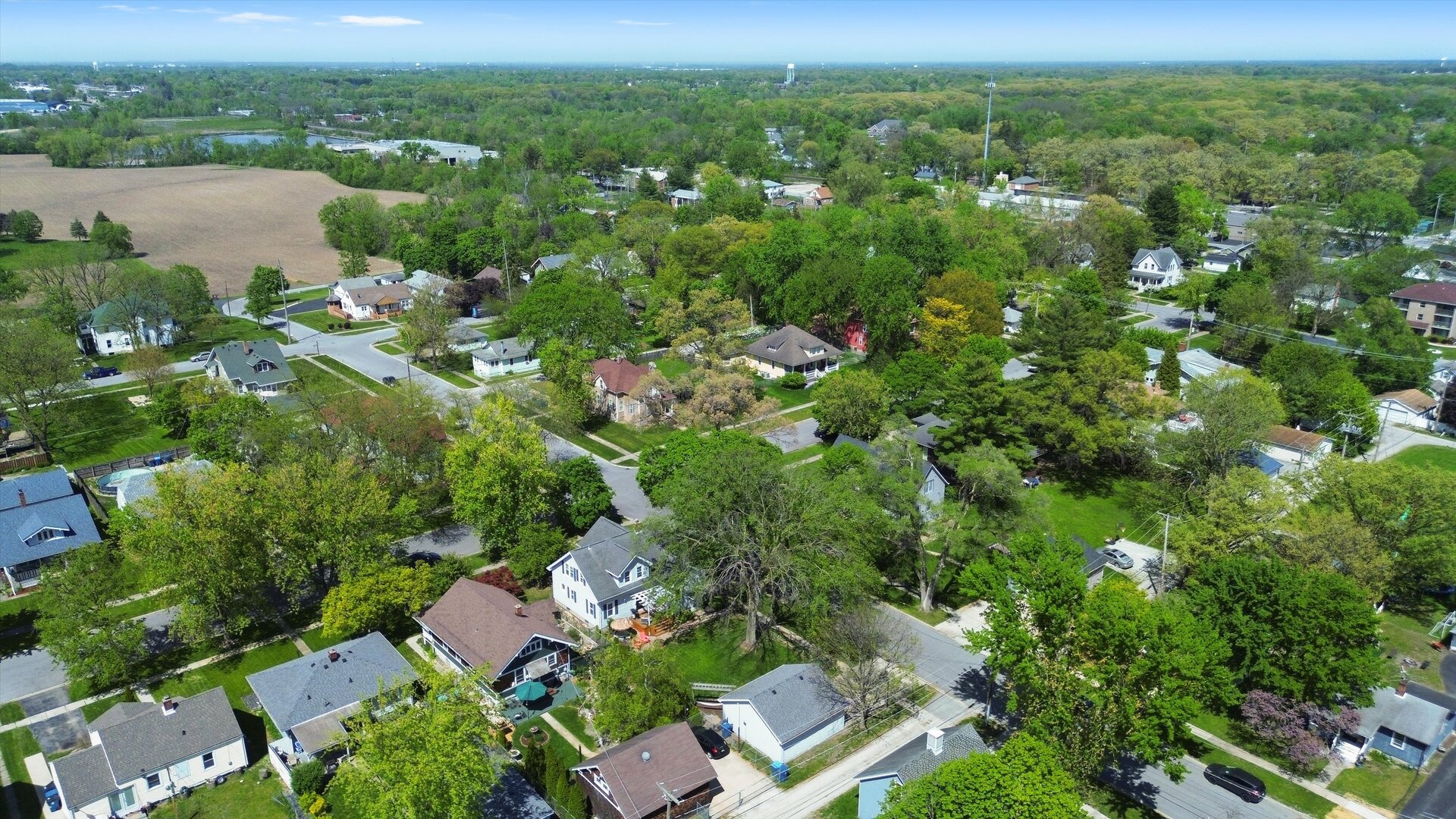 636 1st Street, Crete, IL 60417